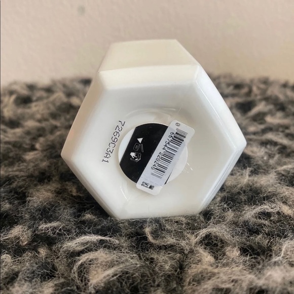 Victoria’s Secret LOVE Fragrance Lotion - Picture 2 of 2